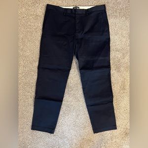 Men’s navy Banana Republic Mason Athletic Tailored Fit Chinos 38x32 EUC